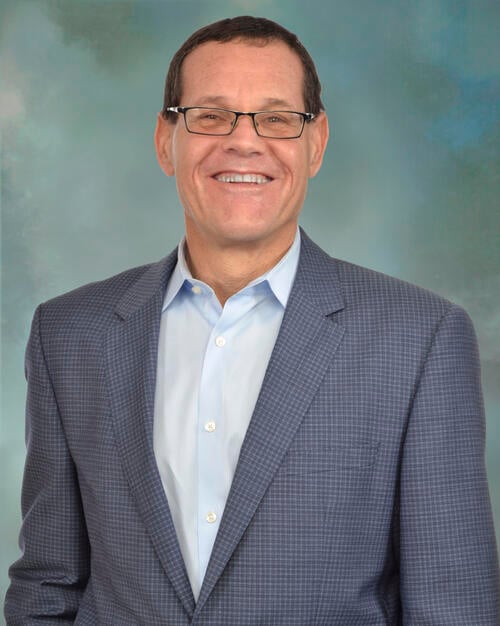 Weinstein-Charly-Casual-Blue_Bio Headshot